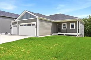 482 Westwood, River Falls, WI 54022 - Photo 4