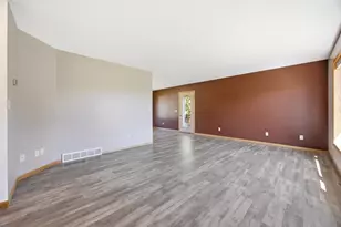 28249 Meadow Dr, Detroit Lakes, MN 56501 - Photo 10