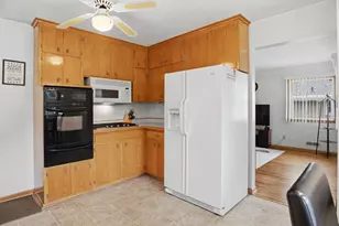 6738 Knoll Street N, Golden Valley, MN 55427 - Photo 10