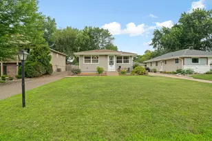 6738 Knoll Street N, Golden Valley, MN 55427 - Photo 2