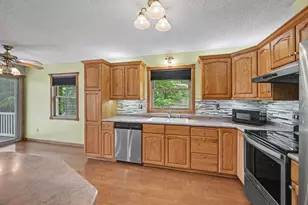 2288 Phylis Ct E, Maplewood, MN 55119 - Photo 12