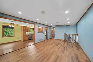 2288 Phylis Ct E, Maplewood, MN 55119 - Photo 4