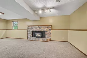 2288 Phylis Ct E, Maplewood, MN 55119 - Photo 18