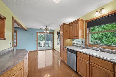 2288 Phylis Court E, Maplewood, MN 55119 - Photo 10