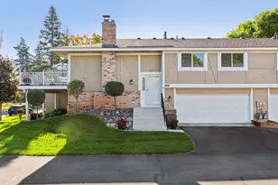 7561 Zinnia Way, Maple Grove, MN 55311 - Photo 4