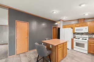 2 Barker Dr, Duluth, MN 55808 - Photo 8