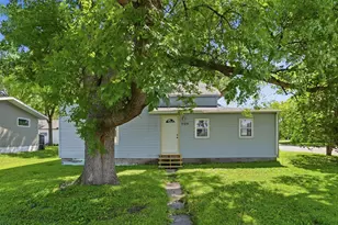 909 14th St S, Benson, MN 56215 - Photo 2
