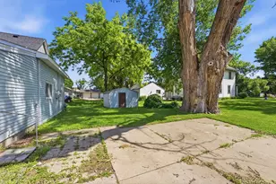 909 14th St S, Benson, MN 56215 - Photo 6