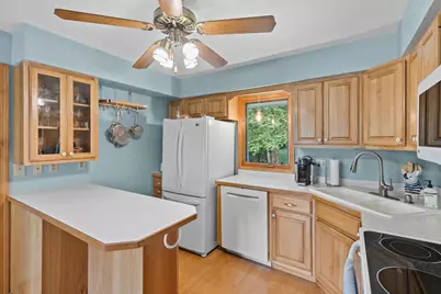917 Arbogast Street, Shoreview, MN 55126 - Photo 10