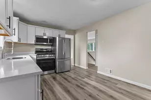 6835 Colfax Ave N, Brooklyn Center, MN 55430 - Photo 10