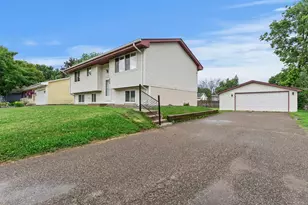6835 Colfax Ave N, Brooklyn Center, MN 55430 - Photo 4