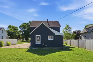 406 12th St S, Benson, MN 56215 - Photo 4