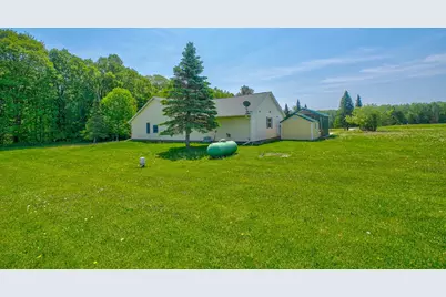 W5516 690th Avenue, Beldenville, WI 54003 - Photo 38
