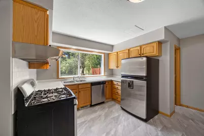 6117 W 105th Street, Bloomington, MN 55438 - Photo 8