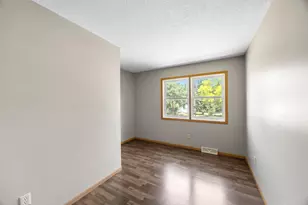 6117 W 105th St, Bloomington, MN 55438 - Photo 14