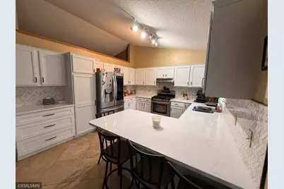 1521 Earle Way, Burnsville, MN 55306 - Photo 8