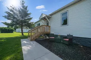 410 2nd St NW, Melrose, MN 56352 - Photo 4