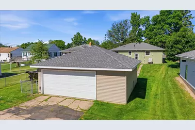 3926 3rd Avenue E, Hibbing, MN 55746 - Photo 38