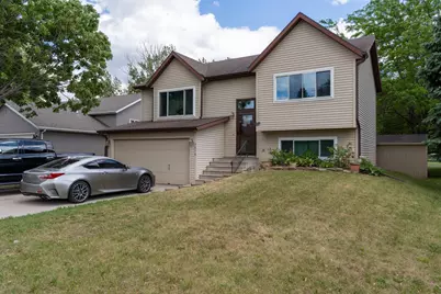 2858 26th Street Circle S, Moorhead, MN 56560 - Photo 2