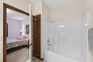 313 Summer Pl E, Maplewood, MN 55117 - Photo 14