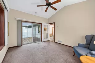 313 Summer Pl E, Maplewood, MN 55117 - Photo 10