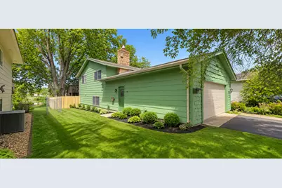 8317 Idaho Avenue N, Brooklyn Park, MN 55445 - Photo 4