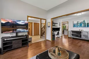 12904 Essex Way, Apple Valley, MN 55124 - Photo 8