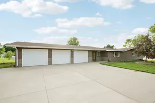 320 N West St, Belle Plaine, MN 56011 - Photo 50