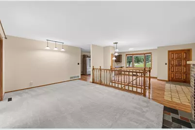 7712 Riverdale Drive N, Brooklyn Park, MN 55444 - Photo 8