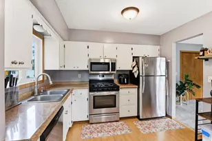 17627 Ionia Ct, Lakeville, MN 55044 - Photo 10