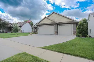 1680 Valley Quail Dr, River Falls, WI 54022 - Photo 4