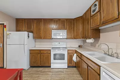 6615 Lake Shore Drive S #1009, Richfield, MN 55423 - Photo 4
