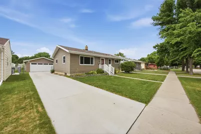 903 19th Street N, Moorhead, MN 56560 - Photo 2