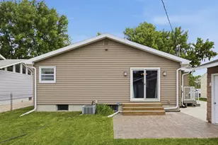 903 19th St N, Moorhead, MN 56560 - Photo 32