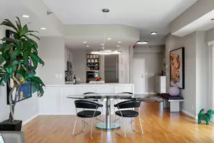 110 Bank St SE, Minneapolis, MN 55414 - Photo 8