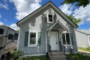 633 Parkway Dr, Saint Paul, MN 55106 - Photo 1