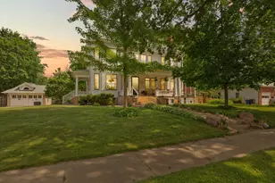 358 E Main St, Owatonna, MN 55060 - Photo 2