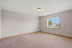 4104 Jarmann Ln, Shakopee, MN 55379 - Photo 12