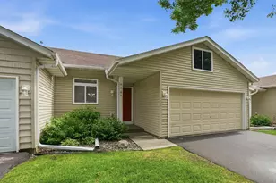 4104 Jarmann Ln, Shakopee, MN 55379 - Photo 2
