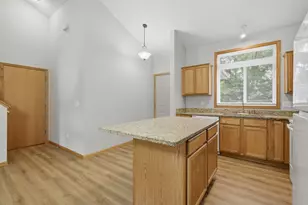 4104 Jarmann Ln, Shakopee, MN 55379 - Photo 10