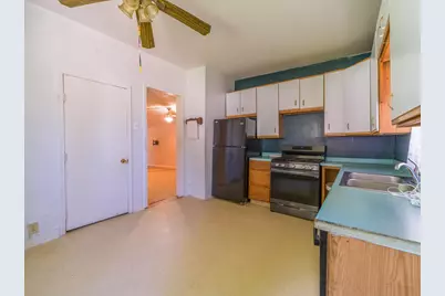 400 2nd Street SE, Austin, MN 55912 - Photo 6