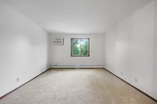 10441 Greenbrier Rd, Minnetonka, MN 55305 - Photo 8