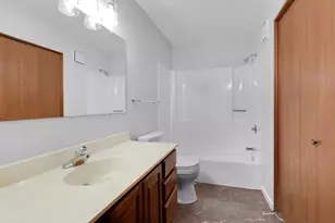 10441 Greenbrier Rd, Minnetonka, MN 55305 - Photo 14