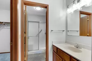 10441 Greenbrier Rd, Minnetonka, MN 55305 - Photo 12