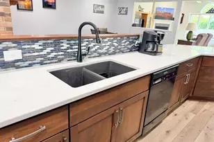 437 Crescent Dr, Albert Lea, MN 56007 - Photo 10