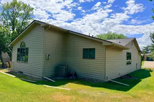 437 Crescent Dr, Albert Lea, MN 56007 - Photo 58