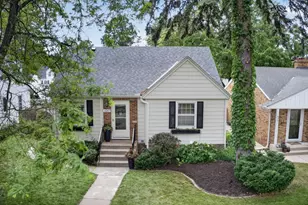 4247 Zenith Ave N, Robbinsdale, MN 55422 - Photo 2