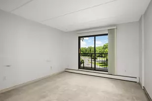 10501 Cedar Lake Rd, Hopkins, MN 55305 - Photo 12