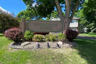 1060 Pondview Ct, Vadnais Heights, MN 55127 - Photo 2