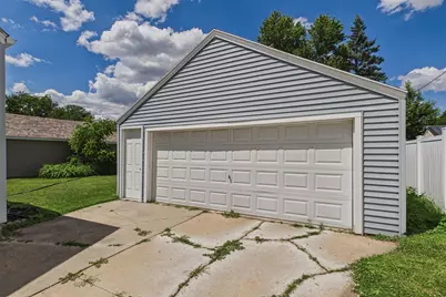 2111 1st Avenue SE, Austin, MN 55912 - Photo 26